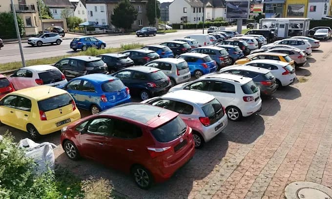 Außengelände - E3-automobile in Neuwied – unser Standort an der Berggärtenstraße